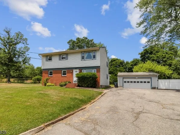 5 Youngs Dr, Flemington Boro, NJ 08822