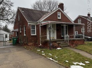 15050 Camden Ave, Eastpointe, MI 48021