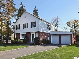 18 Bedell Ave, Hempstead, NY 11550