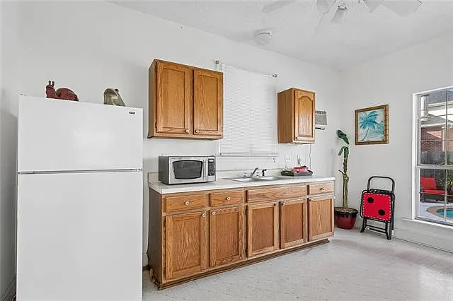 1005 Saint Julien Dr — Photo 13