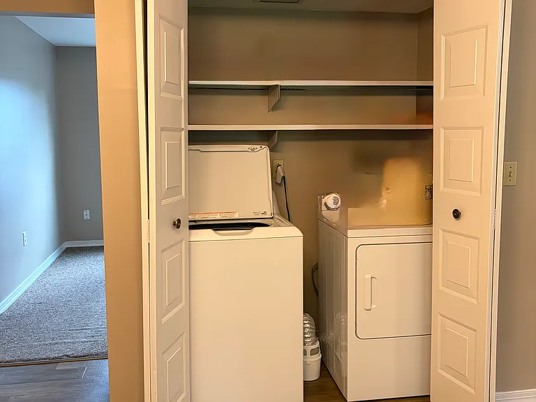 141 E South St — Photo 17