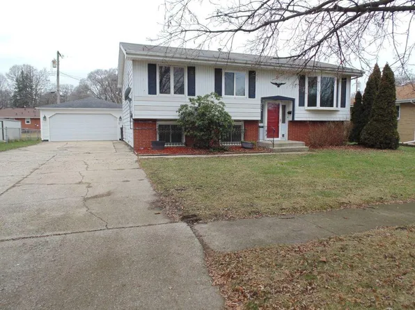 2754 Wayne St, Lake Station, IN 46405