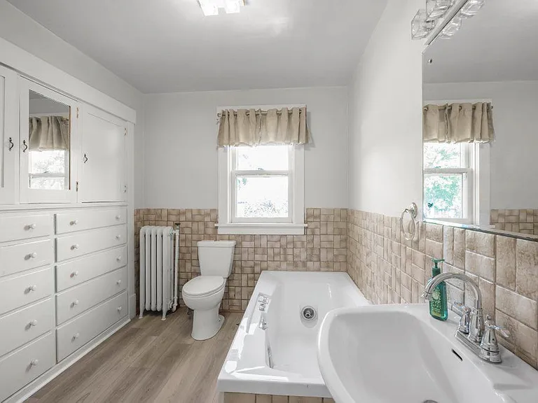 502 Park St S — Photo 18