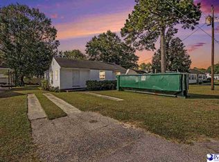 307 E Lloyd St, Mullins, SC 29574