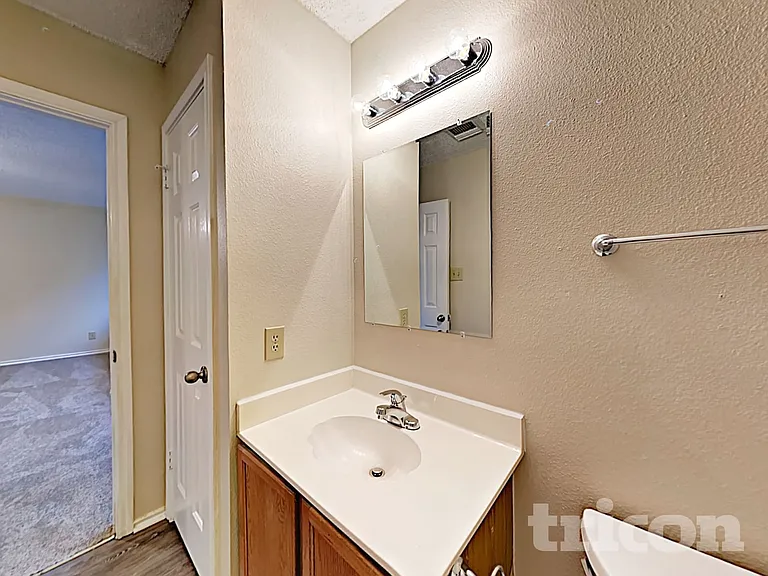8055 Chestnut Cedar Dr — Photo 9