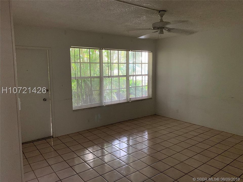 1st image of 1525 SE 15th St APT 6