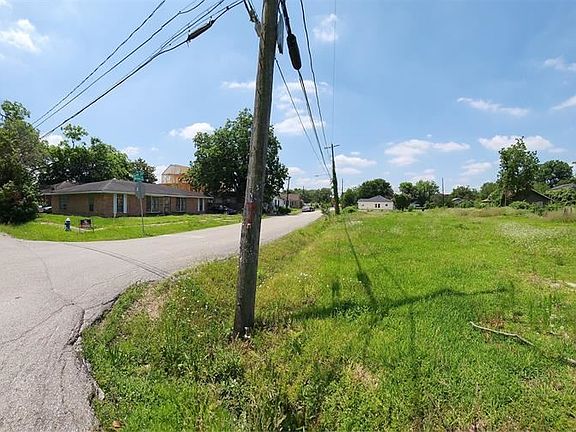 2nd image of 3110 Gray St