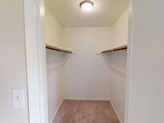 4th image of 229 Craddock Ave