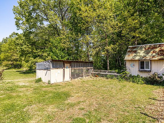 45th image of 237 Lear Rd