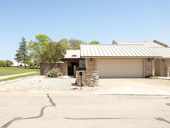 2nd image of 536 Fairway Dr