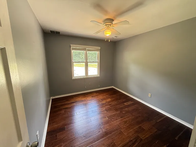 6108 Williams Rd — Photo 12
