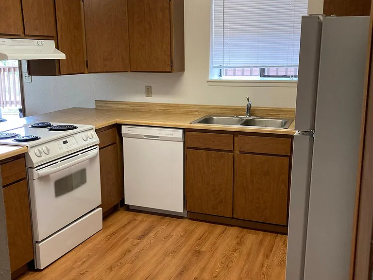 238 N Lilly St — Photo 1