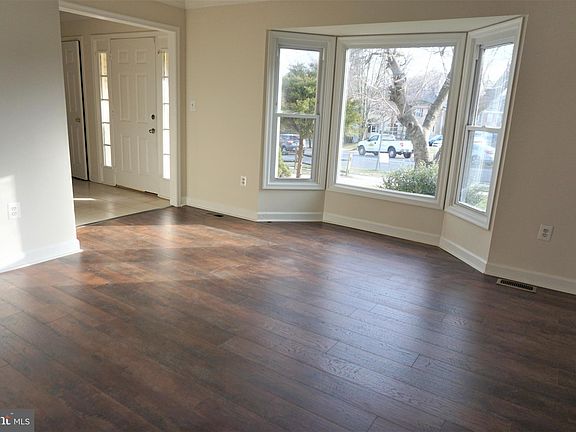 2nd image of 20301 Beehive Ln