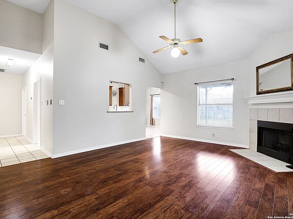 3rd image of 8603 Timber Pl