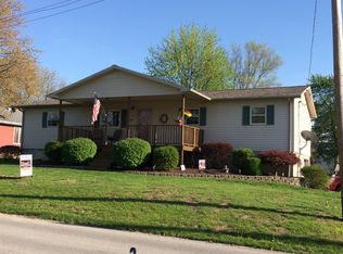 608 W Church St, West Salem, IL 62476