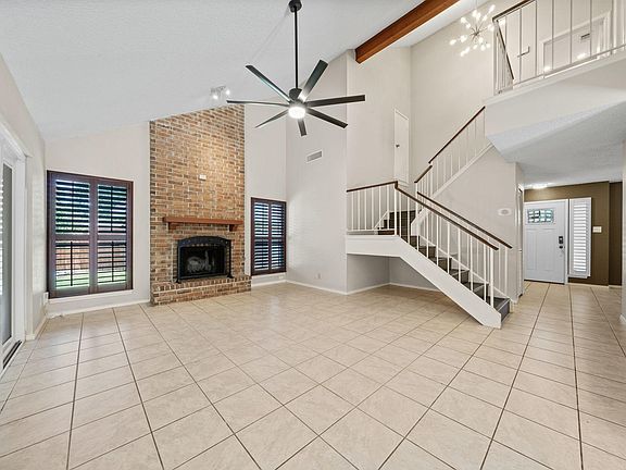 4th image of 2315 Shady Crest Cir
