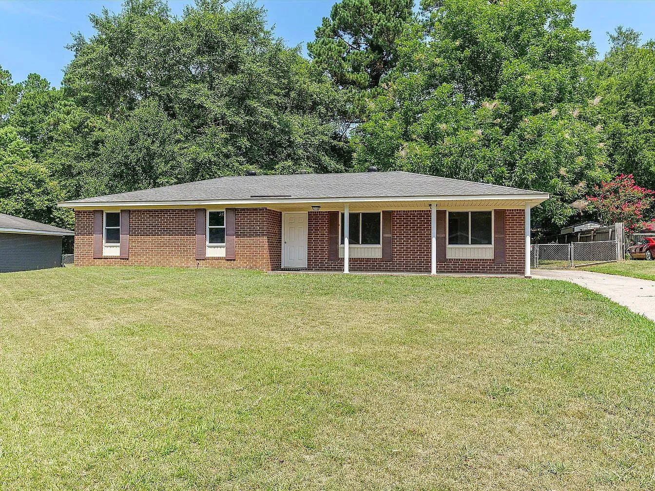 3 bed, 2.0 bath, 1400 sqft, $1,750 — Photo 3