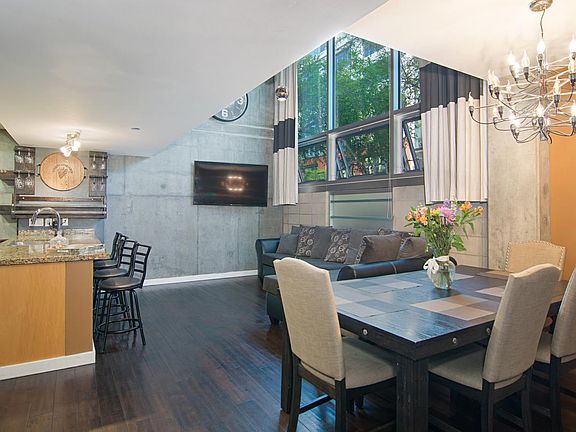 3rd image of 1025 Island Ave #1
