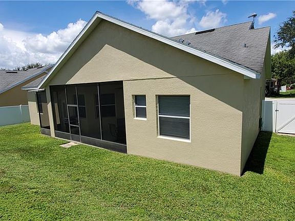 4th image of 921 White Oak Way