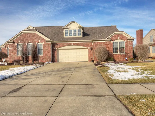 49074 Rainbow Ln N, Northville, MI 48168