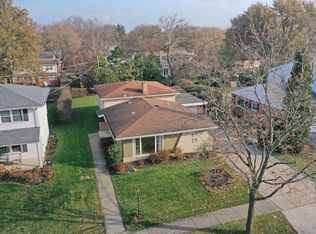 1341 N Highland Ave, Arlington Heights, IL 60004