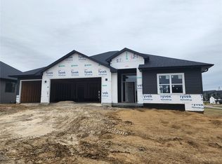 648 Rock Ridge Dr, Tiffin, IA 52340
