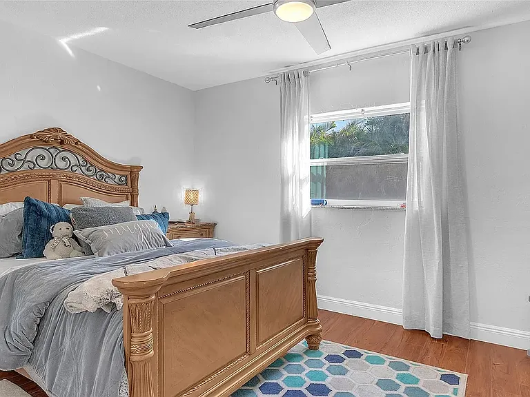 7401 NW 94th Way — Photo 6