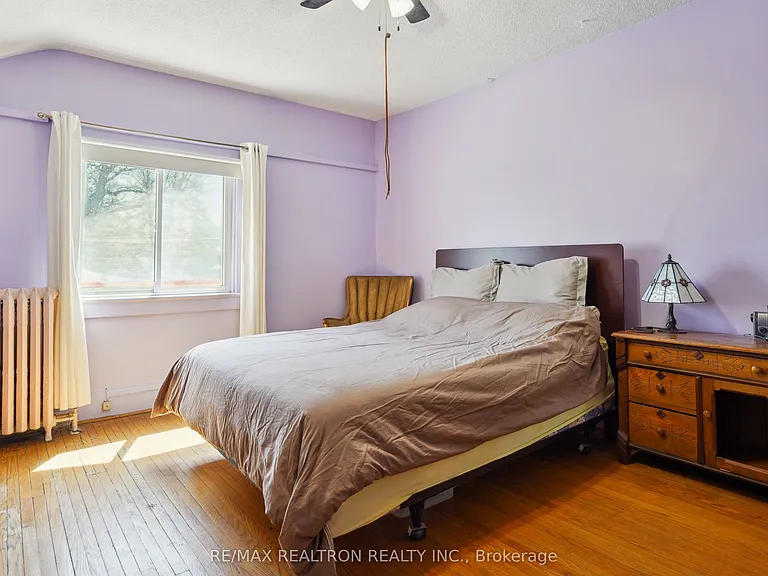 2585 Lake Shore Blvd W — Photo 28