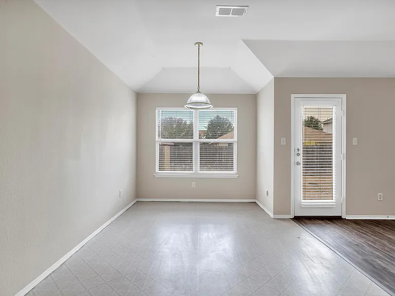 9641 Olivia Dr — Photo 14
