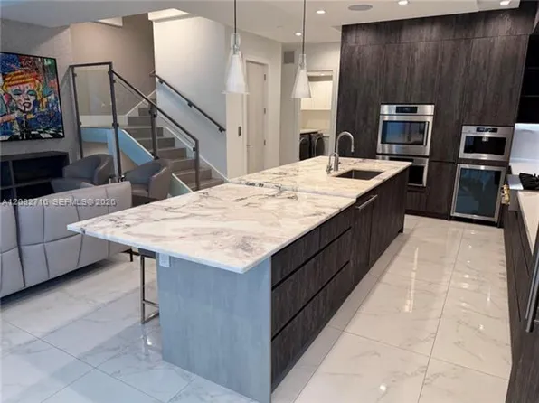 106 NE 16th Ter #Townhouse 106, Fort Lauderdale, FL 33301