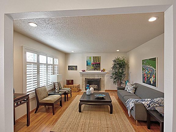 4th image of 6588 Lake Park Dr