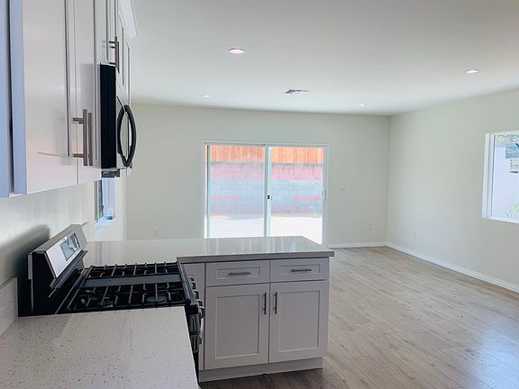 5th image of 852 N Clybourn Ave