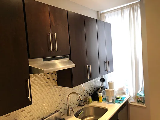 Rented by Meraki Realty LLC | media 16