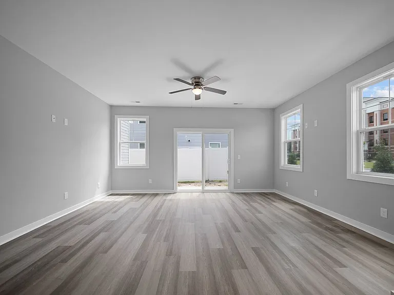 302 Starfish Ln — Photo 7