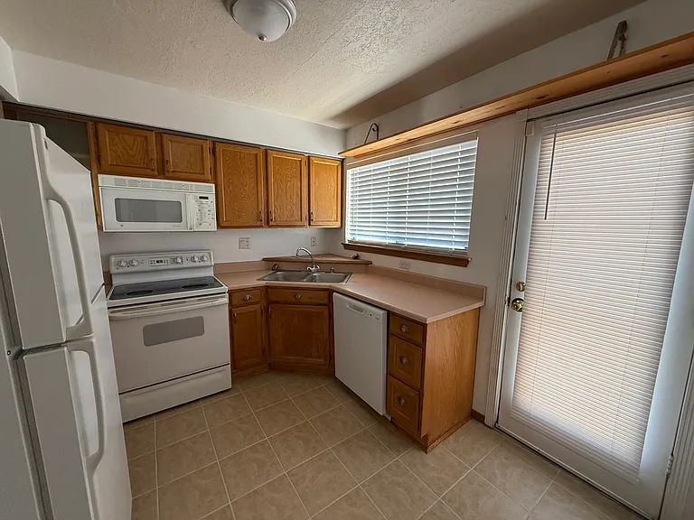 2801 Mirto Dr NE — Photo 3