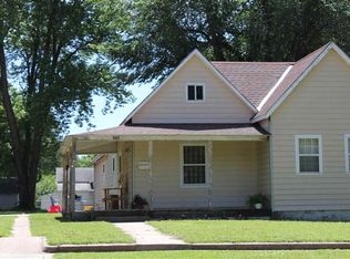 421 W 6th St, Newton, KS 67114