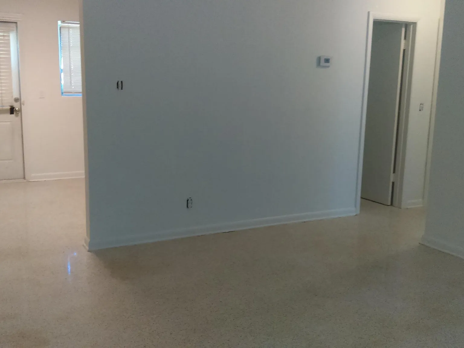 2 bed, 1.0 bath, 940 sqft, $2,350 — Photo 4