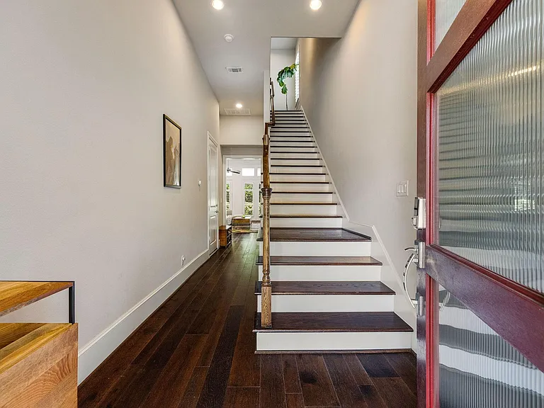 1519 Birdsall St — Photo 13