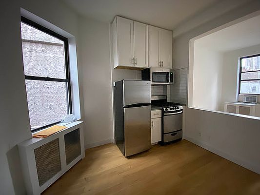 2nd image of 348 E 62nd St #6C