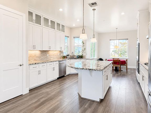 5th image of 1233 Buck Ridge Ct