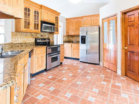 3rd image of 2449 Winterwood Cir E