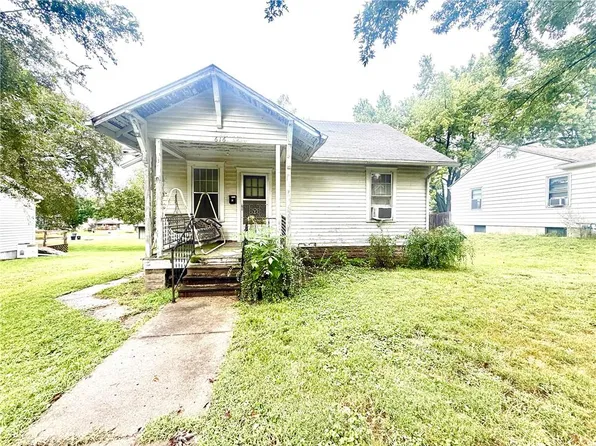 616 S Walnut St, Maryville, MO 64468