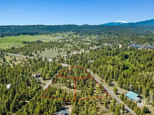 5 Coy Rd, McCall, ID 83638
