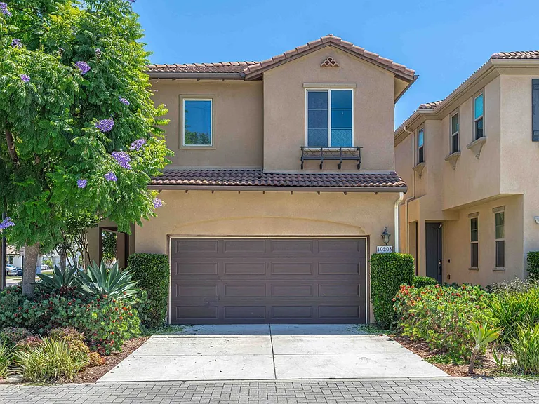 10208 Jasmine Ct — Photo 32