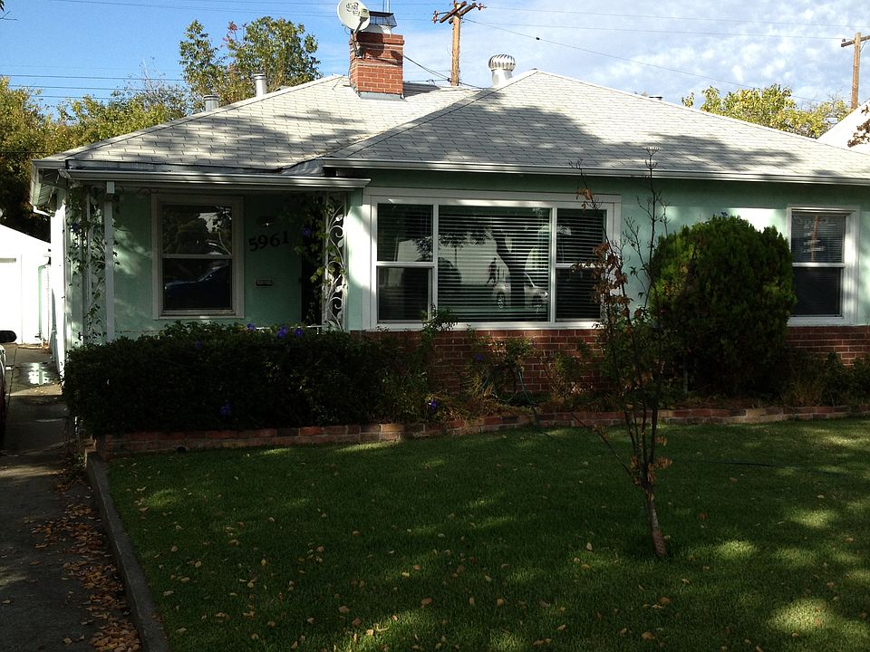 Home with nice front yard