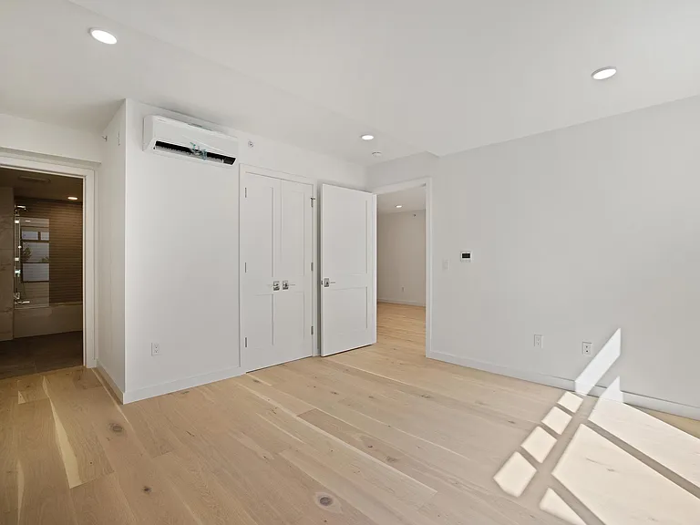1335 Larkin St #203 — Photo 15