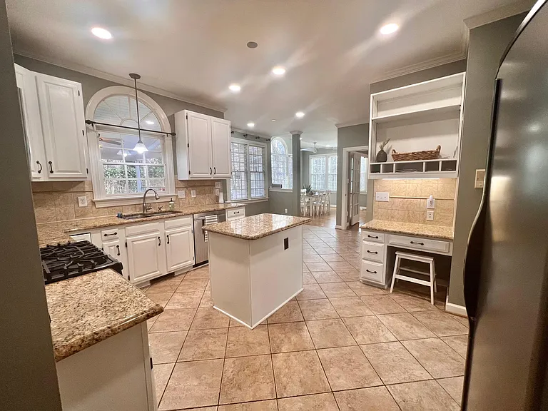 111 Lulworth Ct — Photo 14