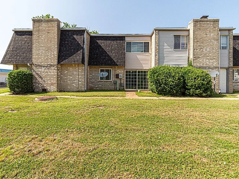 1402 Bill Carrol Dr — Photo 25