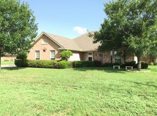 1406 Country Club Rd, Cleburne, TX 76033