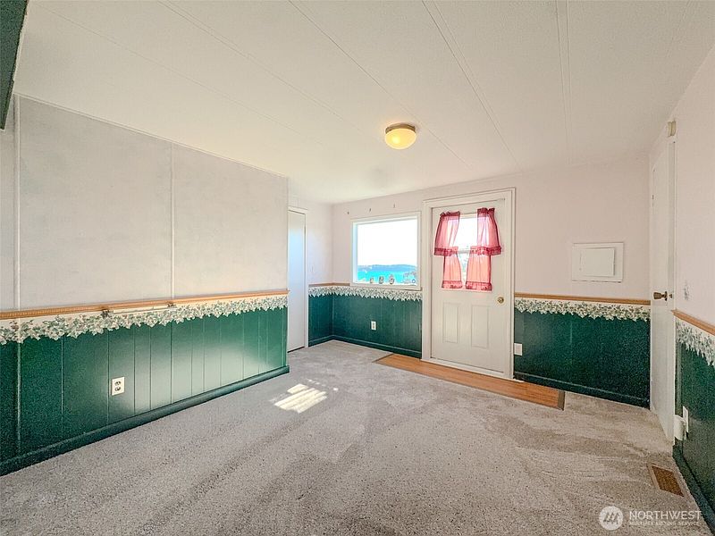5th image of 1885 Arnold Road